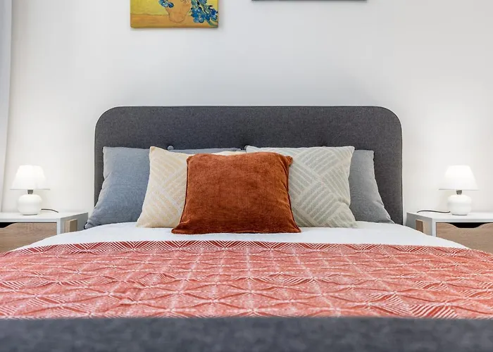 Bright Aparment Close To Wenceslas Square With Parking