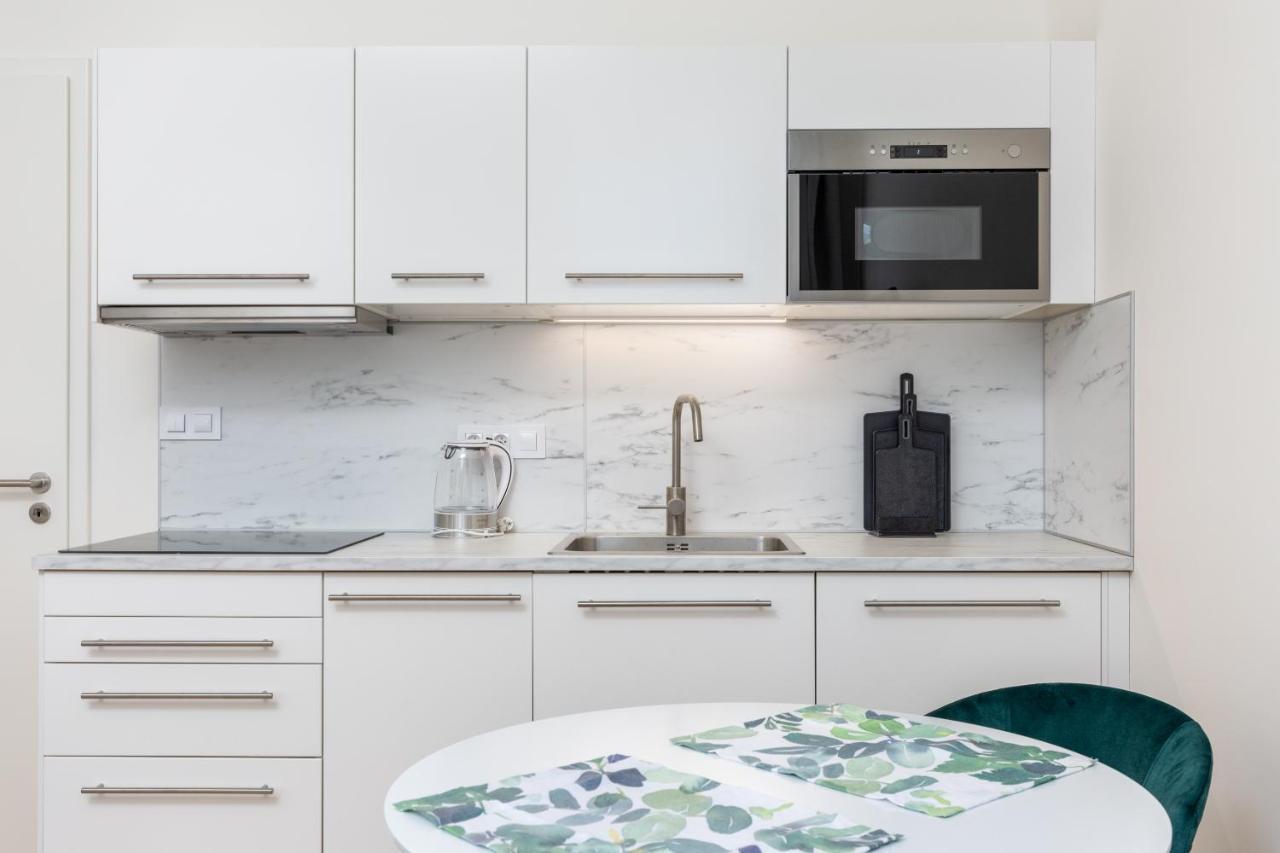 Apartment Bright Aparment Close To Wenceslas Square With Parking *